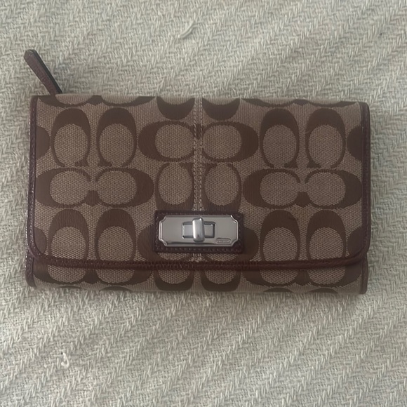 Wallet - Picture 1 of 2